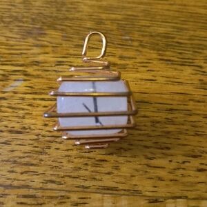 Rose Gold Wire-Cage White Stone Pendant Necklace